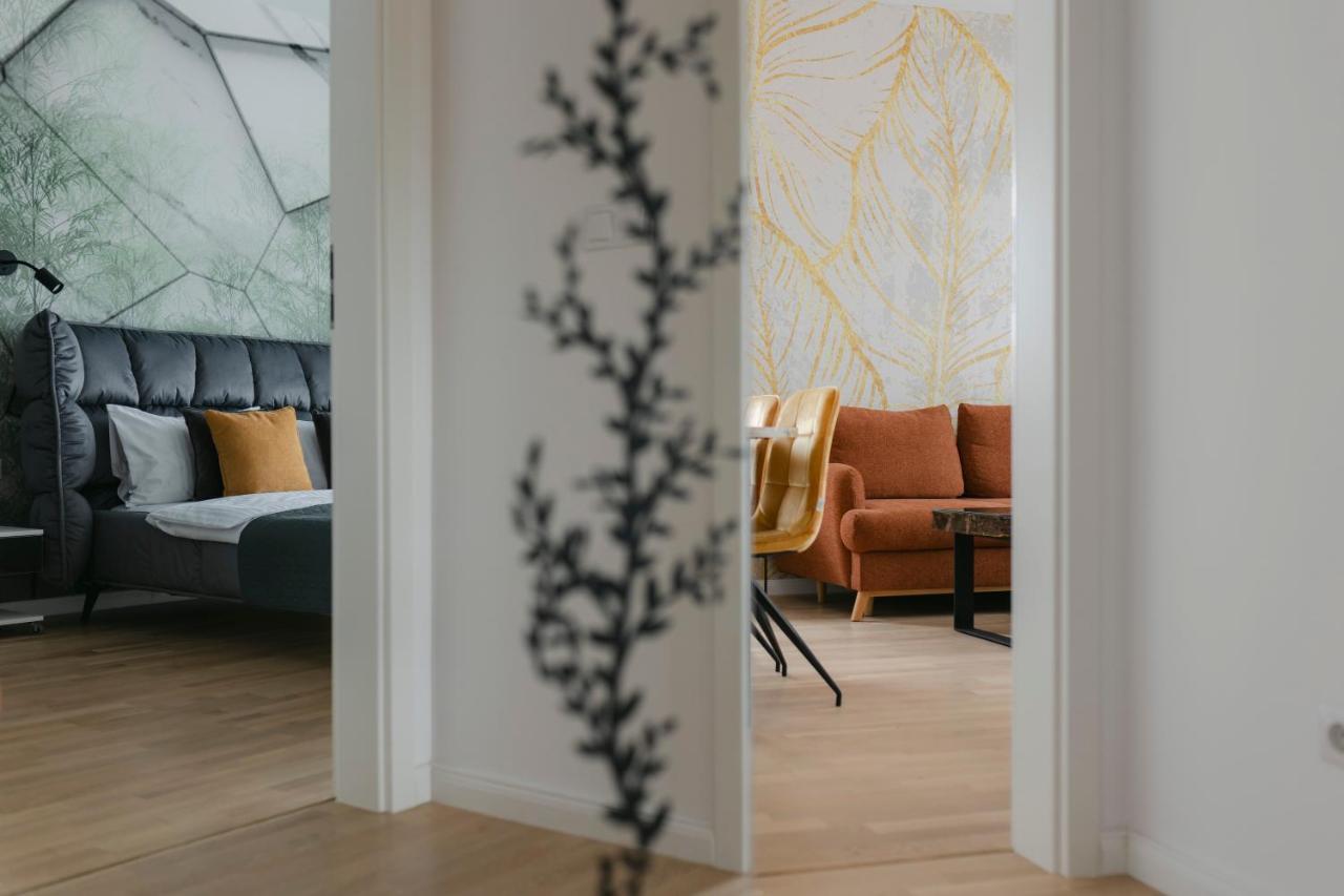 The Forest - Luxe Central Apt With Free Secured Parking Brașov Exterior foto