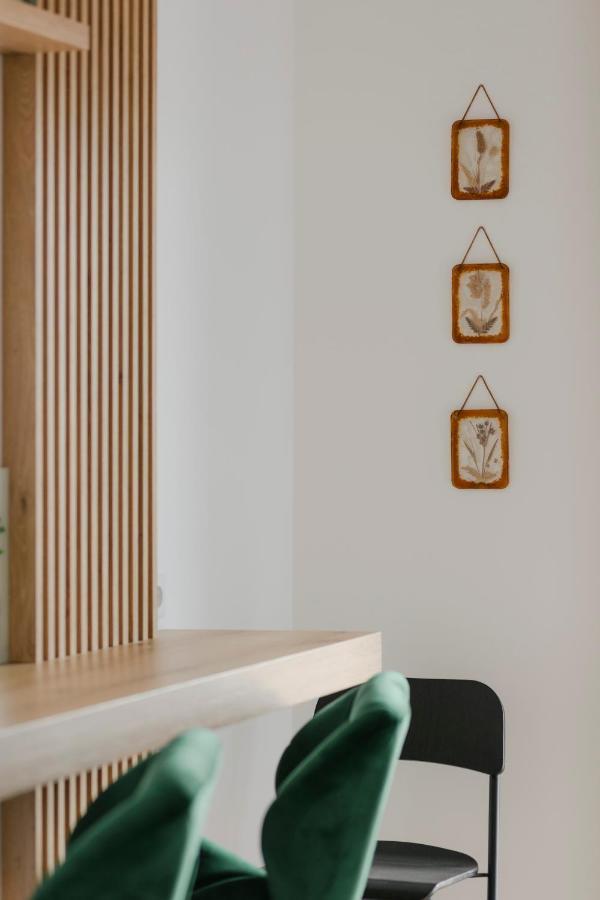 The Forest - Luxe Central Apt With Free Secured Parking Brașov Exterior foto