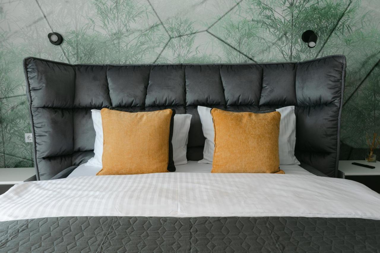 The Forest - Luxe Central Apt With Free Secured Parking Brașov Exterior foto