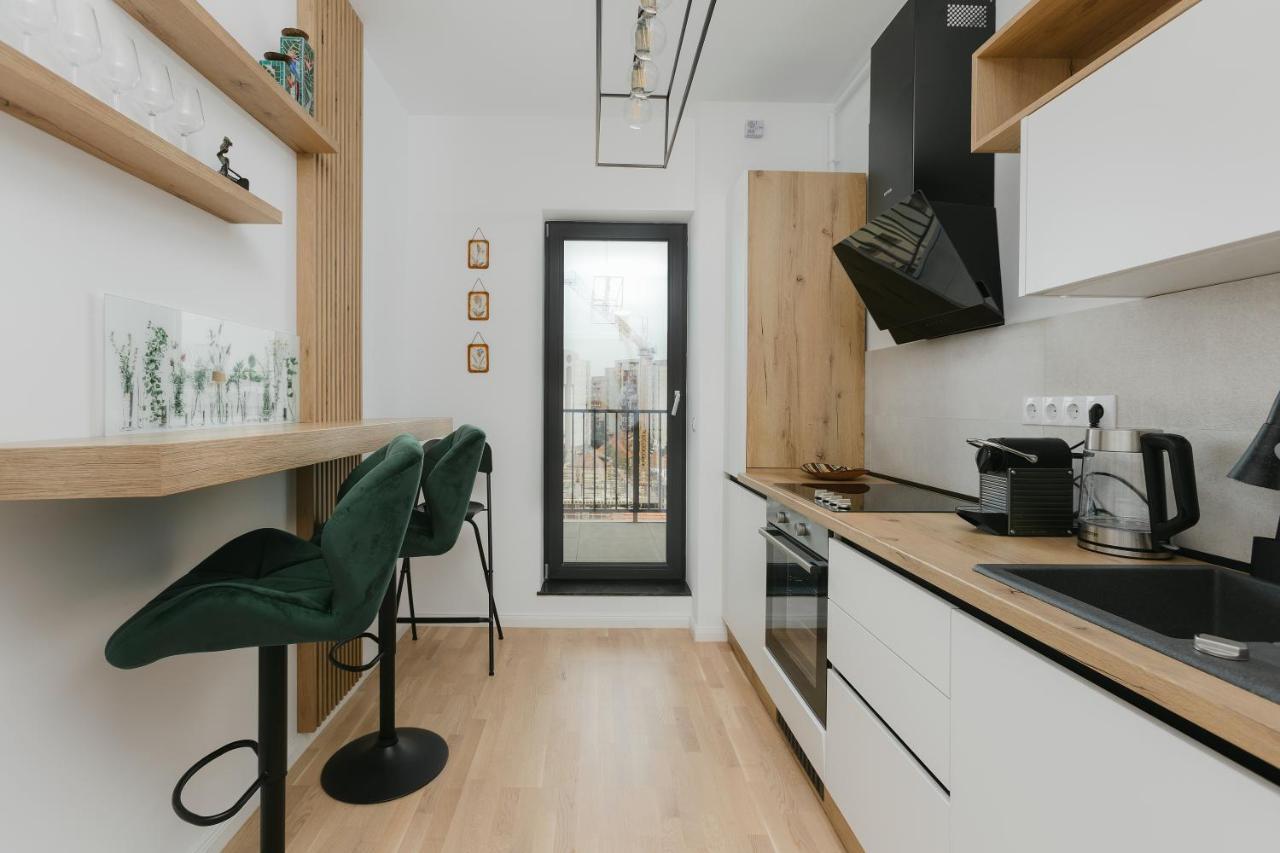 The Forest - Luxe Central Apt With Free Secured Parking Brașov Exterior foto