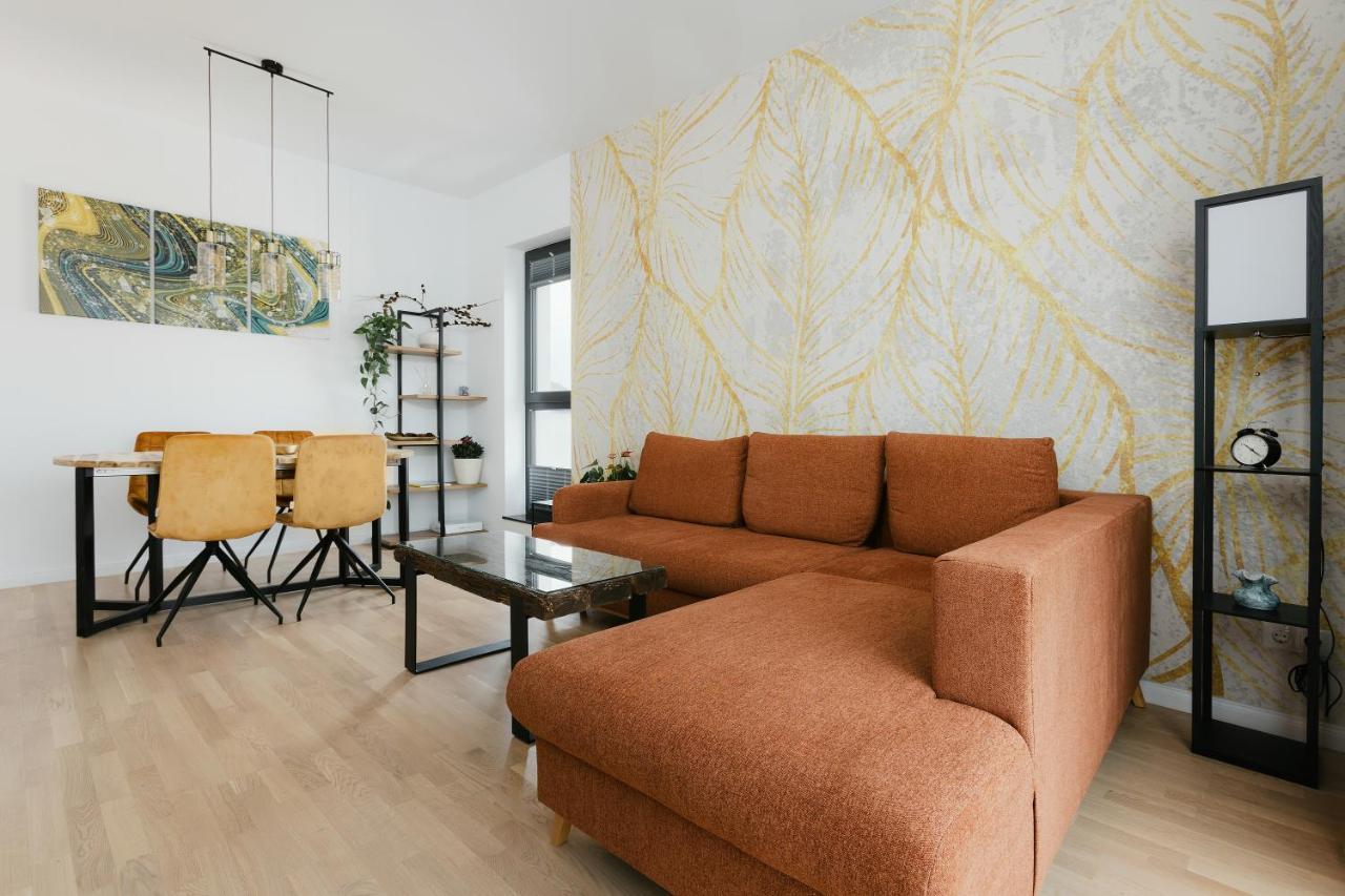 The Forest - Luxe Central Apt With Free Secured Parking Brașov Exterior foto