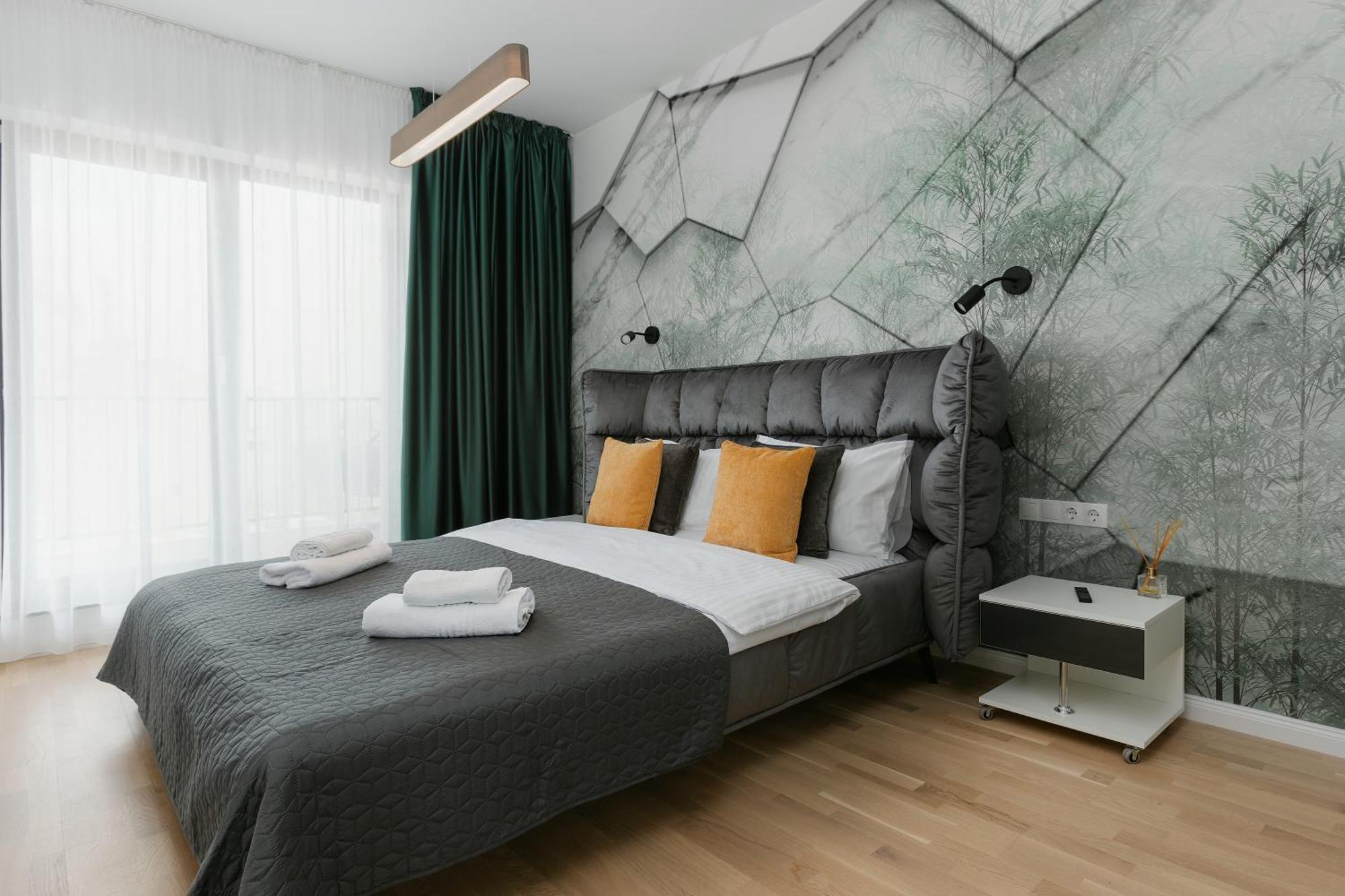The Forest - Luxe Central Apt With Free Secured Parking Brașov Exterior foto